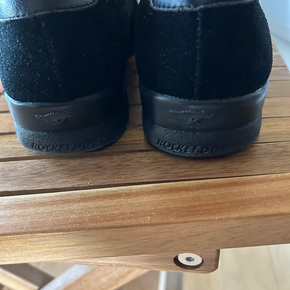 Rocket Dog Black Flats with Moccasin Stitching - Picture 5 of 7